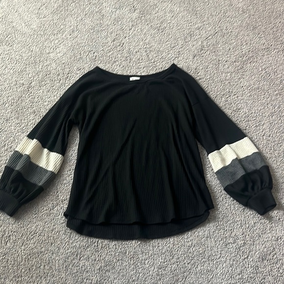 BiBi Tops - Black Waffle Knit Long Sleeve Shirt with Fashion Sleeves - Size Medium